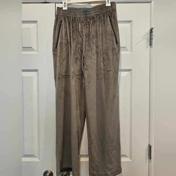 NWT SKIMS Velour Wide Leg Track Pants: Gunmetal - Picture 3 of 8